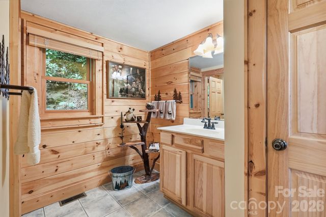 588 Tawodi Trail, Maggie Valley, NC 28751