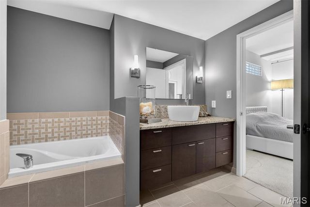 915 Olive Street 1605, St Louis, MO 63101