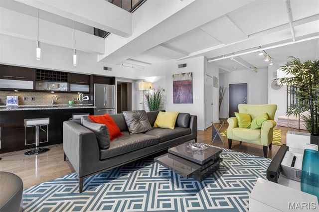 915 Olive Street 1605, St Louis, MO 63101