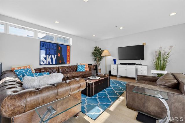 915 Olive Street 1605, St Louis, MO 63101