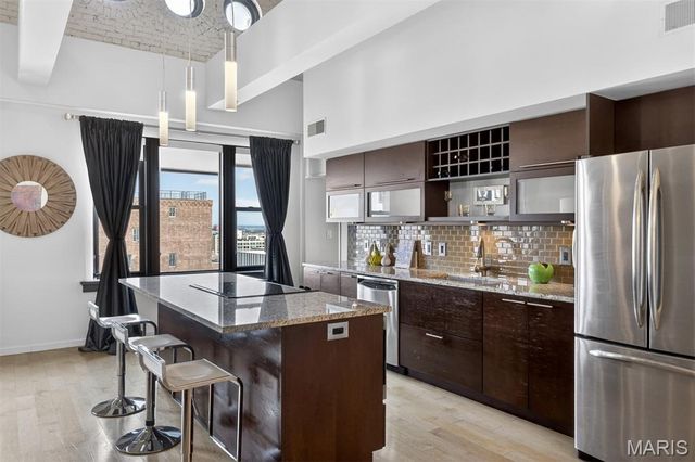 915 Olive Street 1605, St Louis, MO 63101