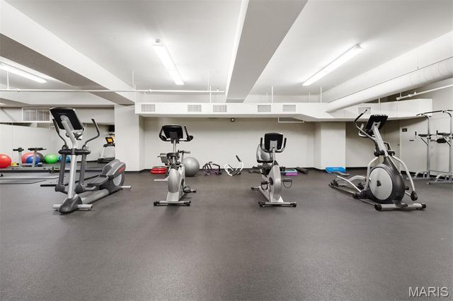 915 Olive Street 1605, St Louis, MO 63101