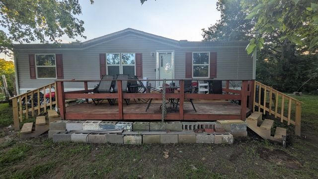123 Washington Ave, Camden, TN 38320