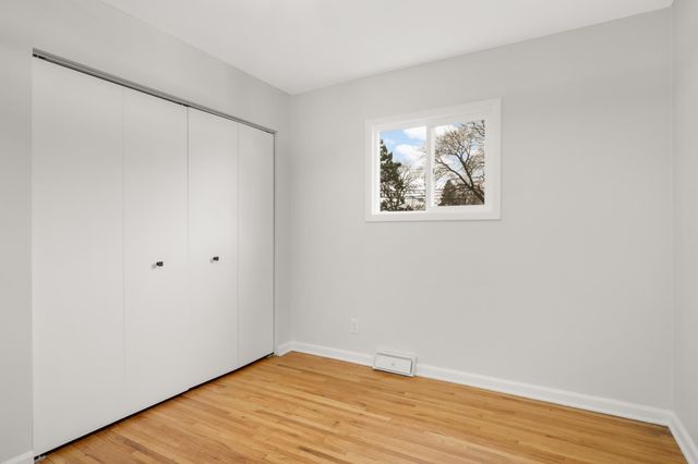 518 10th Avenue NW, New Brighton, MN 55112