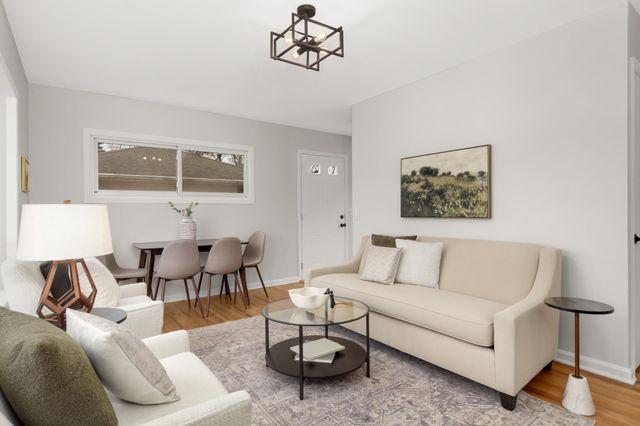 518 10th Avenue NW, New Brighton, MN 55112