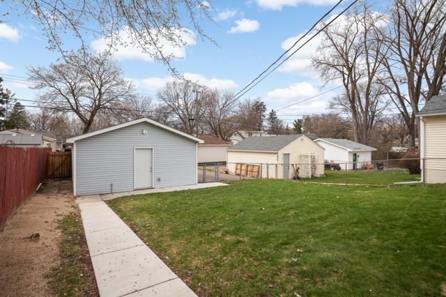 518 10th Avenue NW, New Brighton, MN 55112