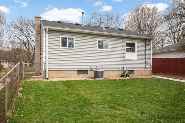 518 10th Avenue NW, New Brighton, MN 55112