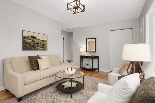 518 10th Avenue NW, New Brighton, MN 55112