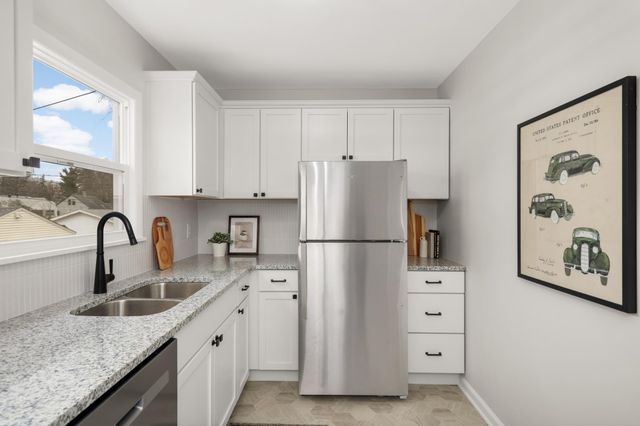 518 10th Avenue NW, New Brighton, MN 55112