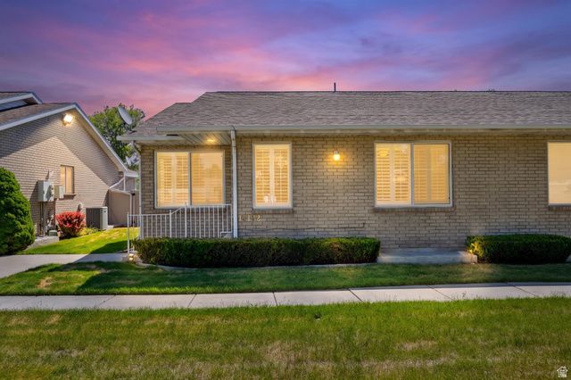 10142 S CORNERSTONE DR, South Jordan, UT 84095