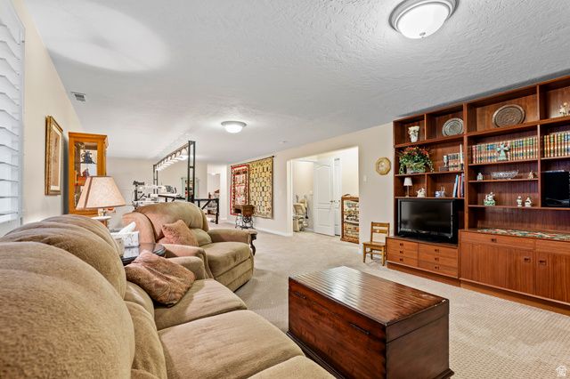 10142 S CORNERSTONE DR, South Jordan, UT 84095