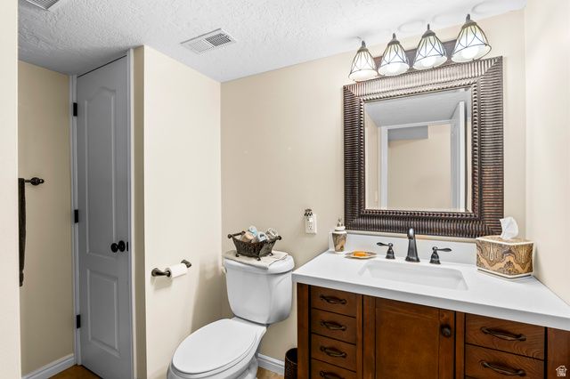 10142 S CORNERSTONE DR, South Jordan, UT 84095