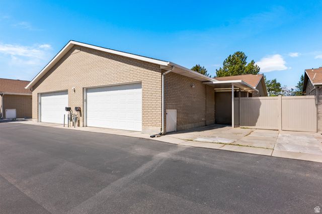 10142 S CORNERSTONE DR, South Jordan, UT 84095