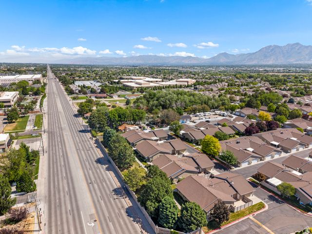 10142 S CORNERSTONE DR, South Jordan, UT 84095