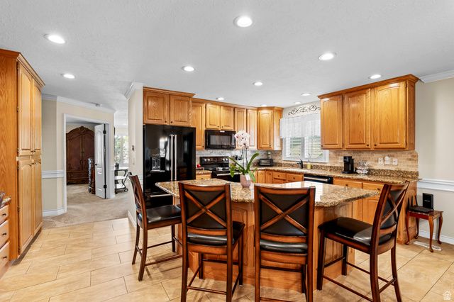 10142 S CORNERSTONE DR, South Jordan, UT 84095