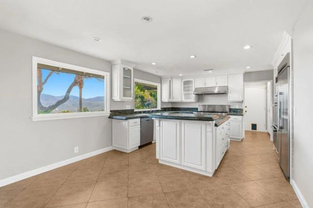 20063 Elfin Forest Lane, Escondido, CA 92029