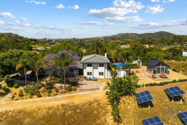 20063 Elfin Forest Lane, Escondido, CA 92029