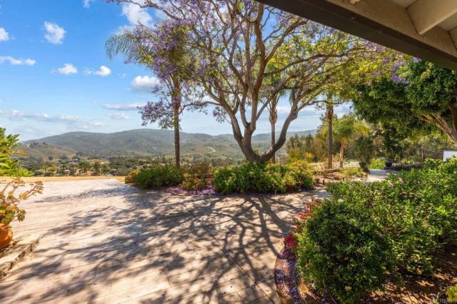 20063 Elfin Forest Lane, Escondido, CA 92029