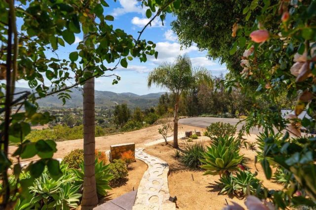 20063 Elfin Forest Lane, Escondido, CA 92029