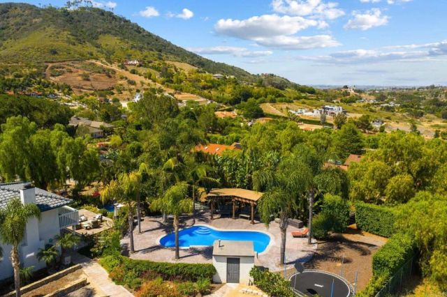 20063 Elfin Forest Lane, Escondido, CA 92029