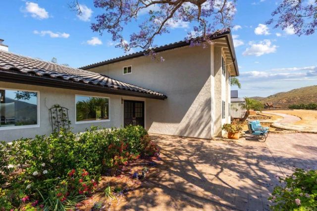 20063 Elfin Forest Lane, Escondido, CA 92029
