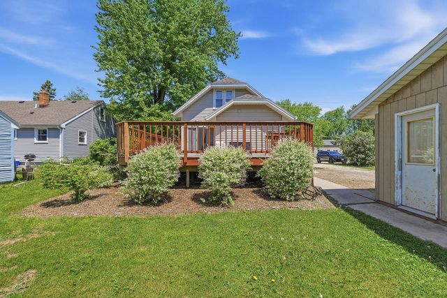 429 Center AVENUE, Oostburg, WI 53070