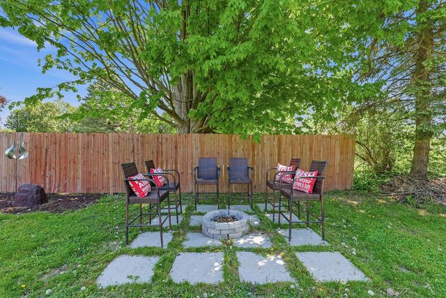 429 Center AVENUE, Oostburg, WI 53070