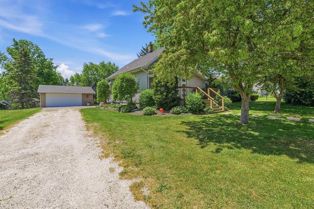 429 Center AVENUE, Oostburg, WI 53070