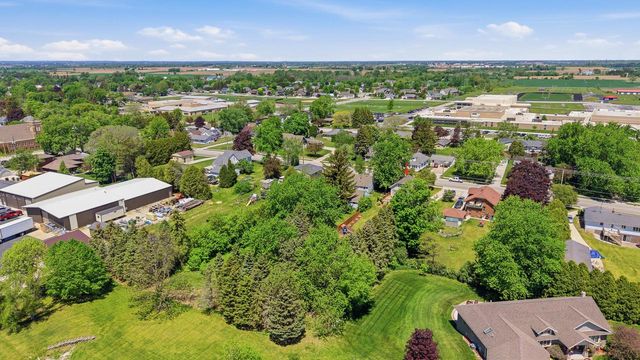 429 Center AVENUE, Oostburg, WI 53070