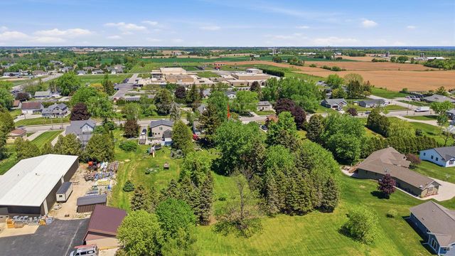 429 Center AVENUE, Oostburg, WI 53070