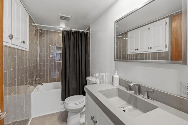 429 Center AVENUE, Oostburg, WI 53070