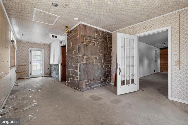 2500 DOEHNE RD, Harrisburg, PA 17110