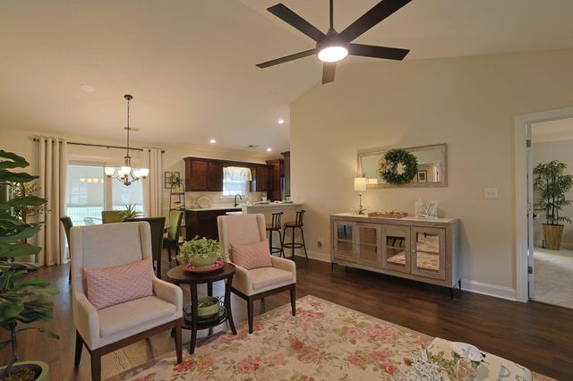 469 Oakham Dr., Conway, SC 29527