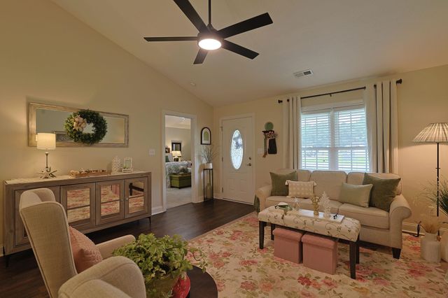 469 Oakham Dr., Conway, SC 29527