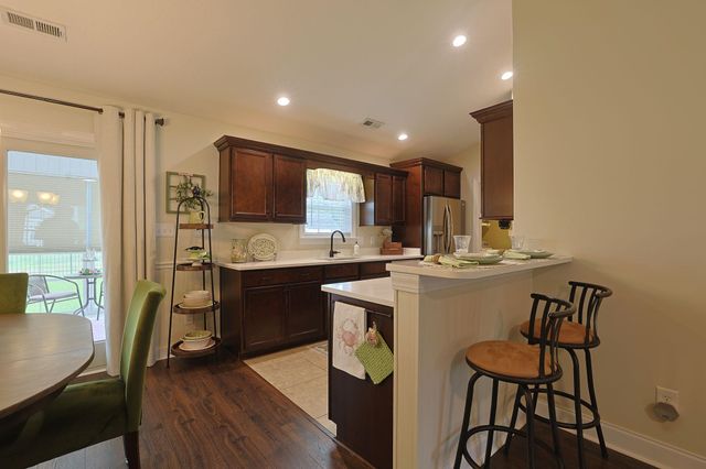 469 Oakham Dr., Conway, SC 29527
