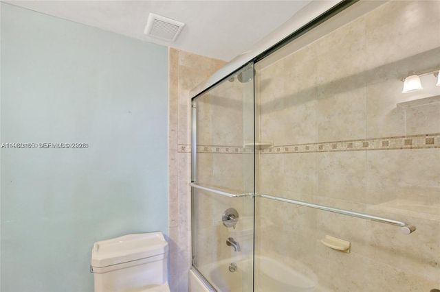 250 Jacaranda Dr 109, Plantation, FL 33324