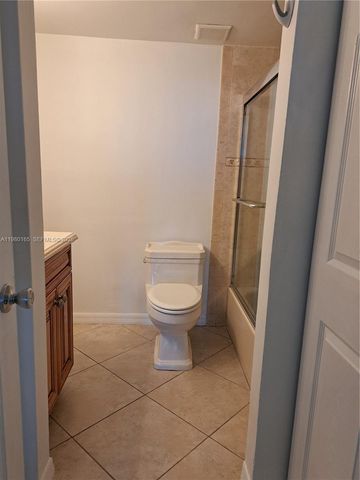 250 Jacaranda Dr 109, Plantation, FL 33324