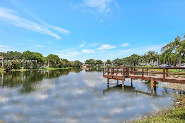 250 Jacaranda Dr 109, Plantation, FL 33324