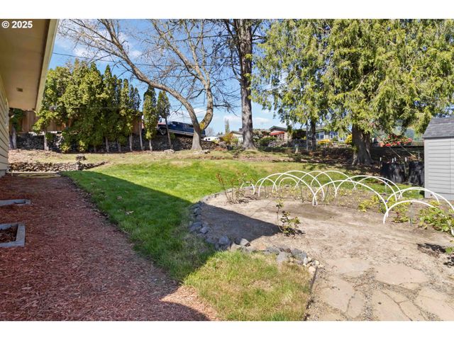 106 DIXIE Ln, Longview, WA 98632