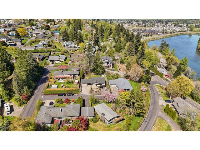 106 DIXIE Ln, Longview, WA 98632
