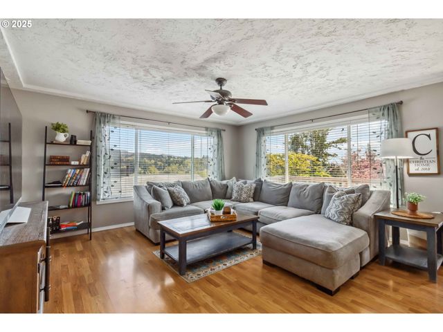 106 DIXIE Ln, Longview, WA 98632