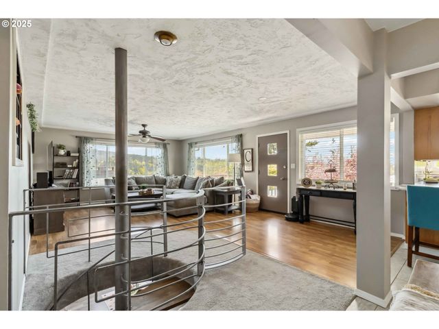 106 DIXIE Ln, Longview, WA 98632