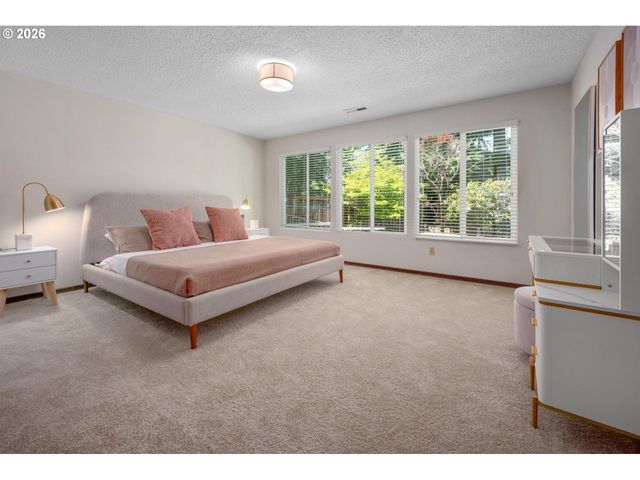 2911 Sw PLUM Ct, Portland, OR 97219