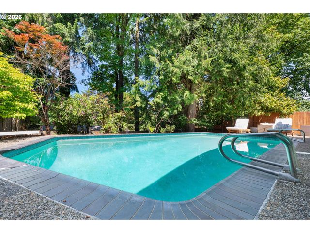 2911 Sw PLUM Ct, Portland, OR 97219