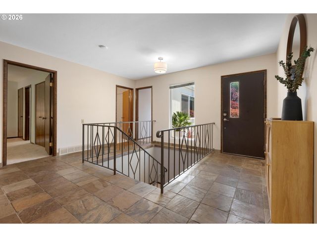 2911 Sw PLUM Ct, Portland, OR 97219