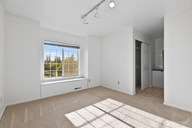 6814 119th Avenue SE, Bellevue, WA 98006