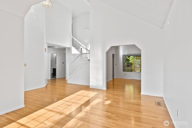 6814 119th Avenue SE, Bellevue, WA 98006