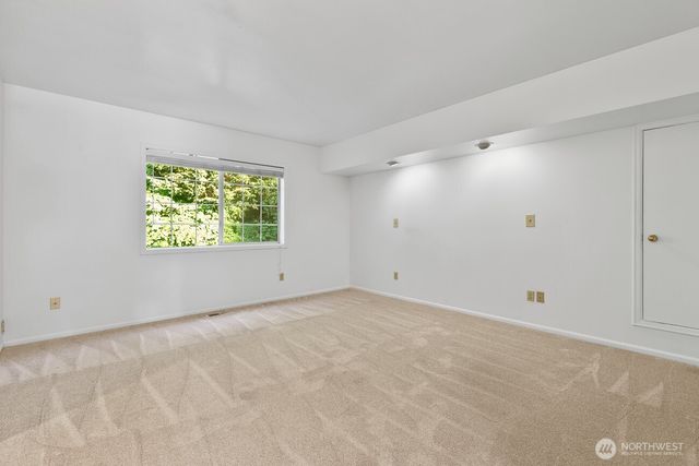 6814 119th Avenue SE, Bellevue, WA 98006