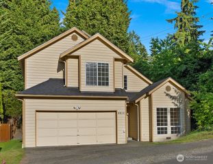 6814 119th Avenue SE, Bellevue, WA 98006