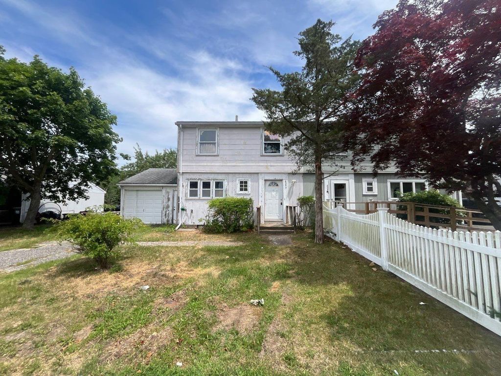 625 Edwards Street A, Westhampton Beach, NY 11978